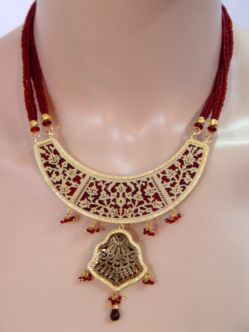 Traditional Thewa Pendant Set with Bead Mala 10216A